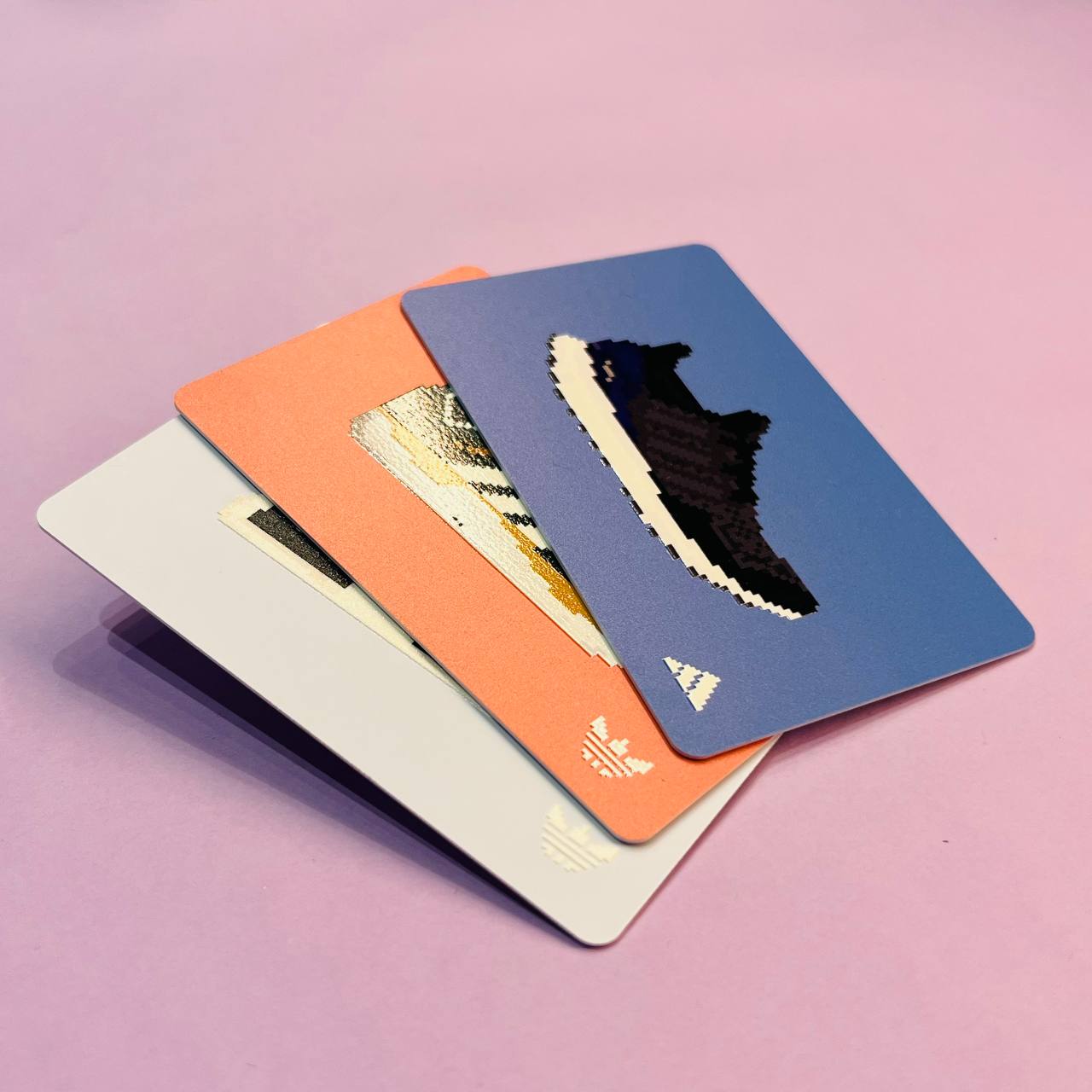 Подарочная карта на покупку кроссовок с выборочной лакировкой