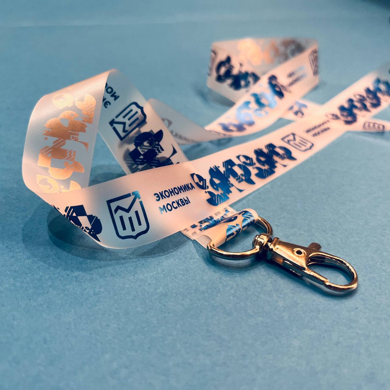 Силиконовая прозрачная лента для бейджа с логотипом и карабином