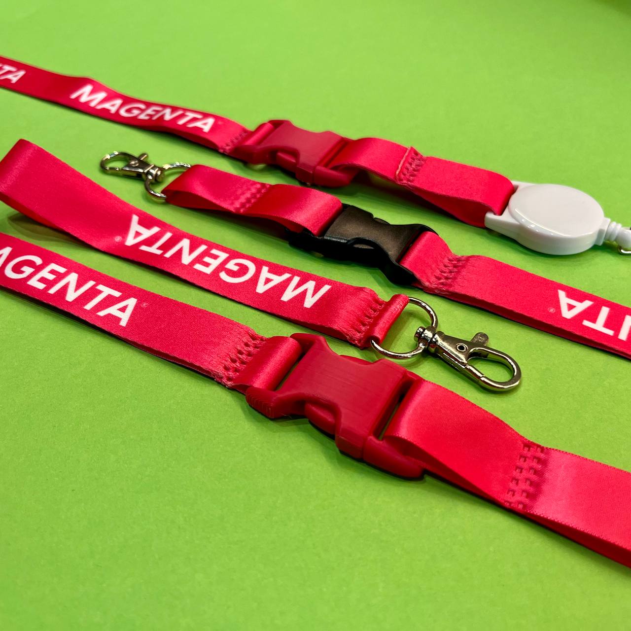 Ленты для бейджей с разъемным замком