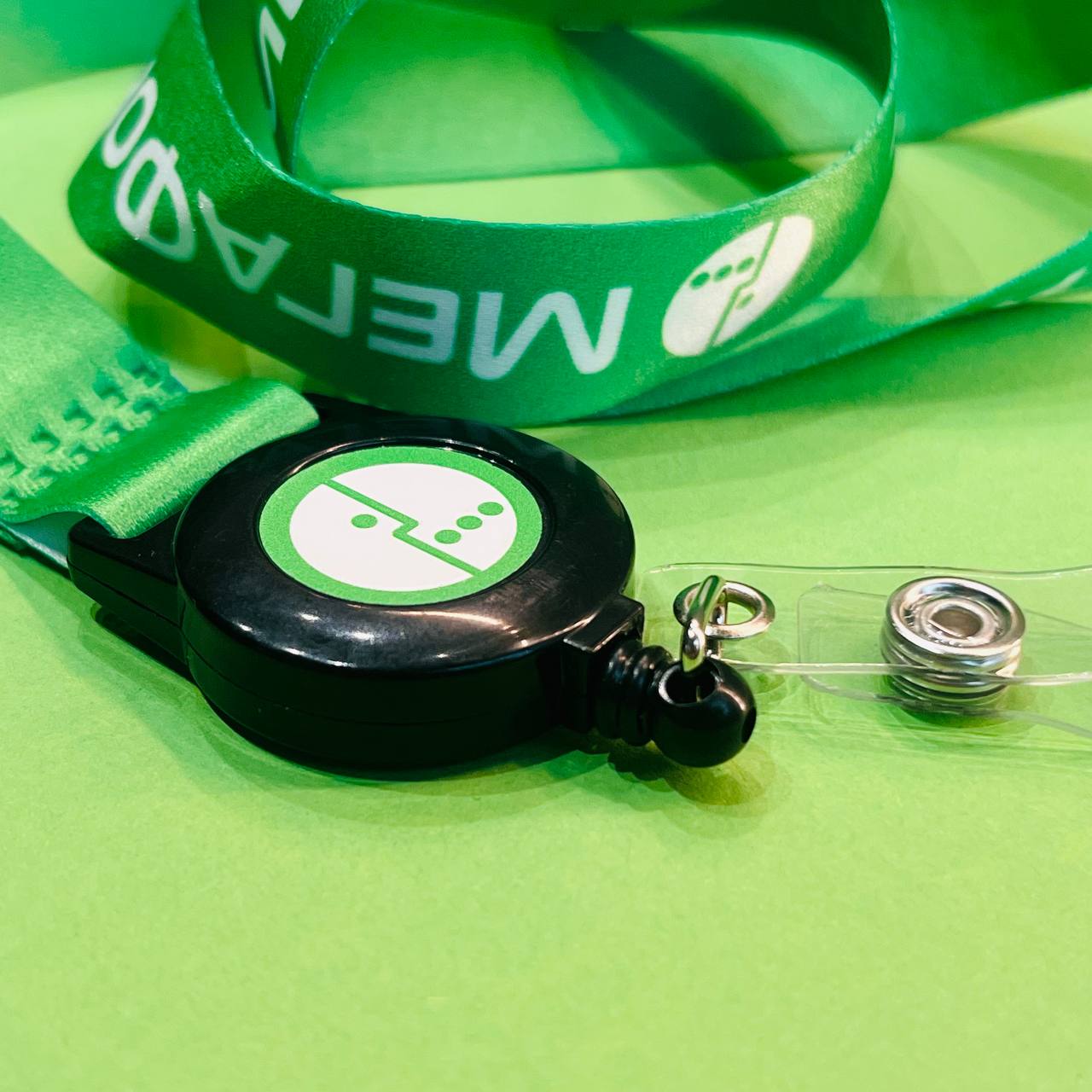 Брендированная лента для карт доступа СКУД Двусторонняя сублимационная печать на лентах: высокая четкость и устойчивость к истиранию.