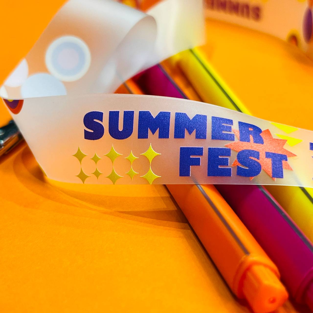 Лента для бейжжа на прозрачном силиконе с полноцветной печатью