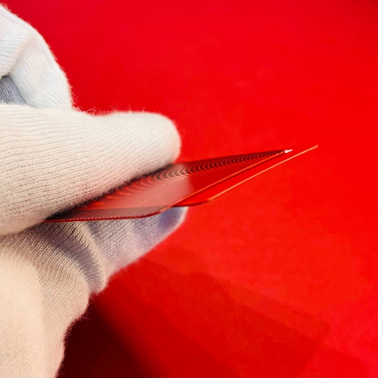 Кластиковые карты с красным торцом